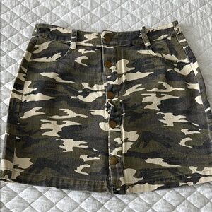 Camouflage Button-Front Skirt